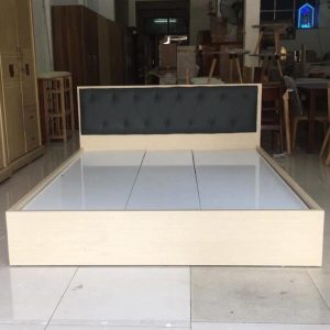 Giường gỗ MDF đầu bọc đệm 2m20